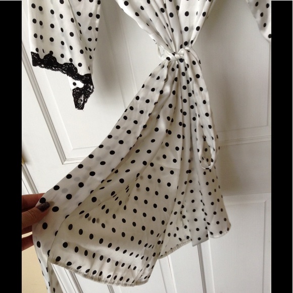 Sophia Polka dot Robe - Picture 3 of 6